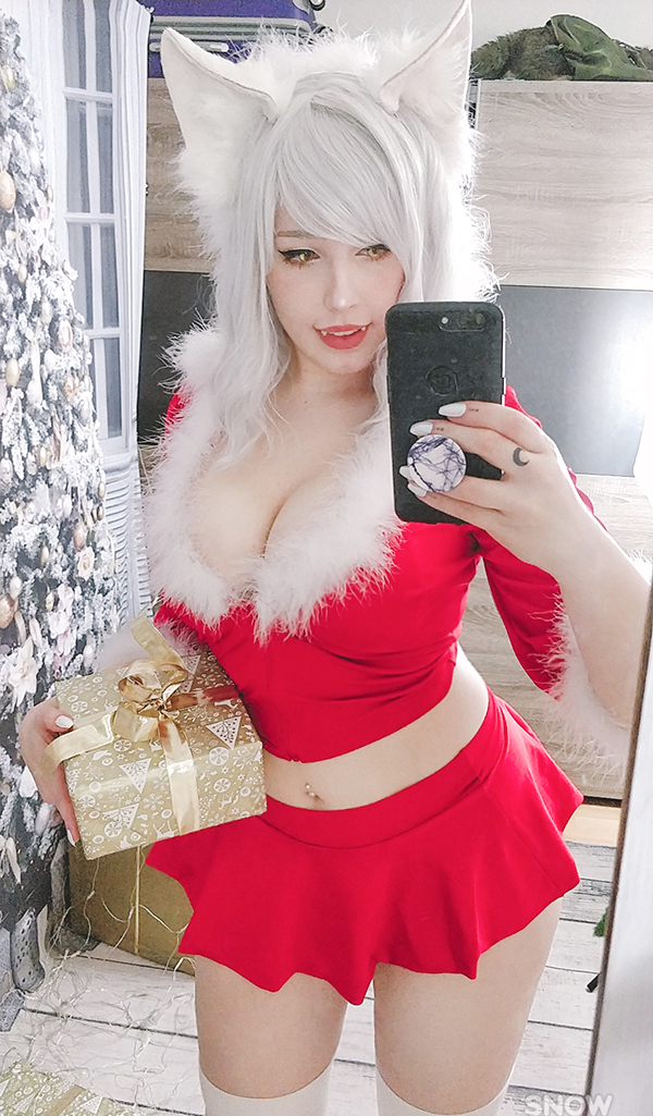 Pialoof-Christmas-Hanekawa selfie(8)